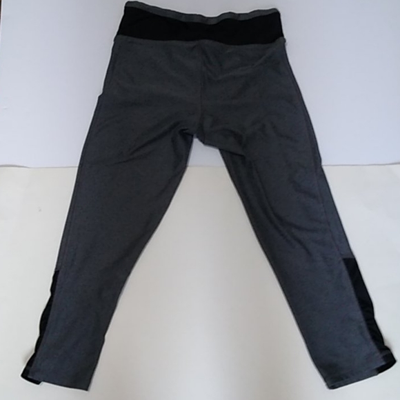 Champion Colorblock Athletic  Capri Leggings - Picture 2 of 6